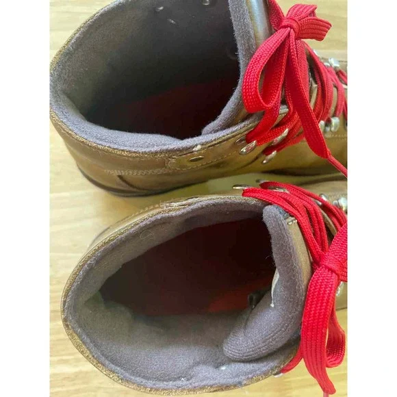 9 Dunham Men's Hiking Boots - Picture 3 of 5